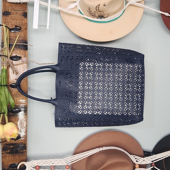Tory Burch Perforated Navy Lace Weekender Tote Bag NWT - Picture 7 of 8